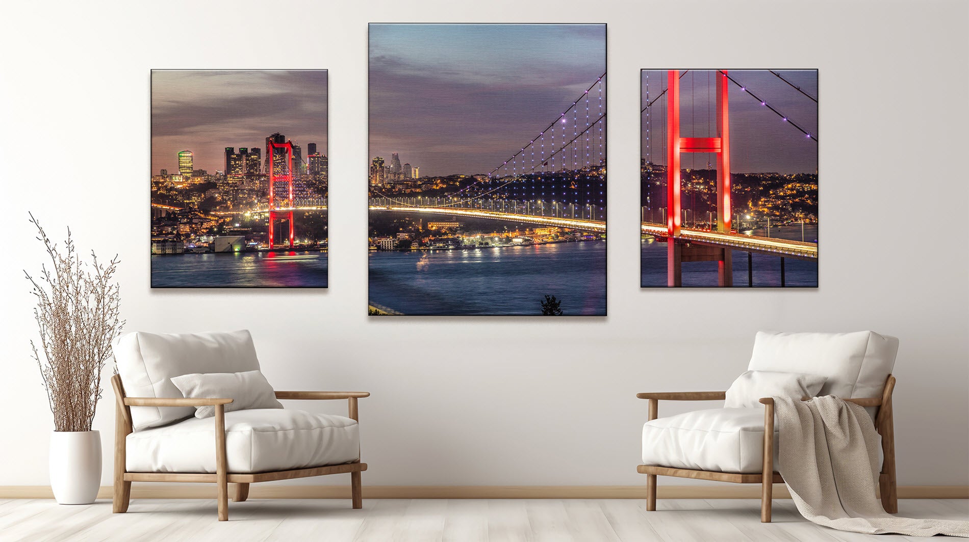 3 Textilspannrahmen mit einem Ausblick zur Brücke bei Nacht