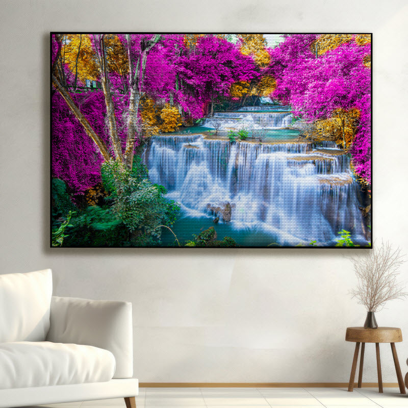 Akustikstoff mit Motiv: Wasserfall zwischen bunten Blumen