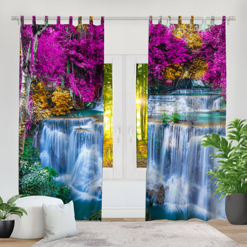 Fotovorhang: Wasserfall zwischen bunten Blumen