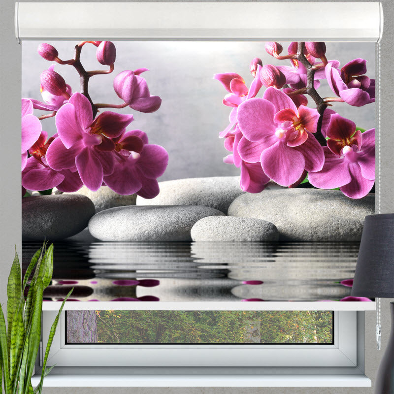 Kassettenrollo mit Motiv: Orchidee auf Spasteinen