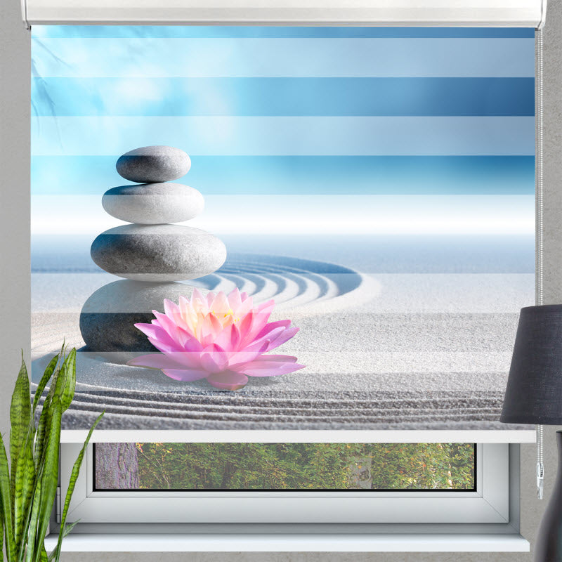 Doppelrollo mit Motiv: Spa Steine mit Seerose im Sand