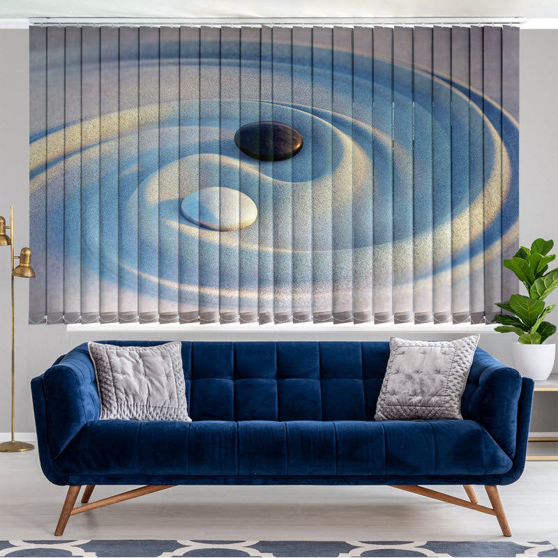 Lamellenvorhang mit Motiv: Steine im Sand - Yin Yang