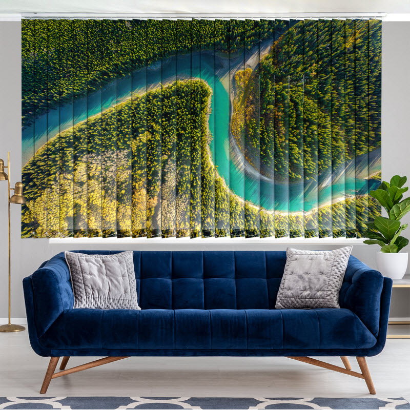 Lamellenvorhang mit Motiv: See im Wald