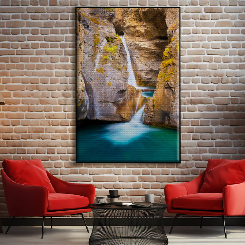 Akustikstoff mit Motiv: Wasserfall auf Felsen