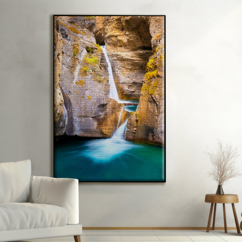 Akustikstoff mit Motiv: Wasserfall auf Felsen