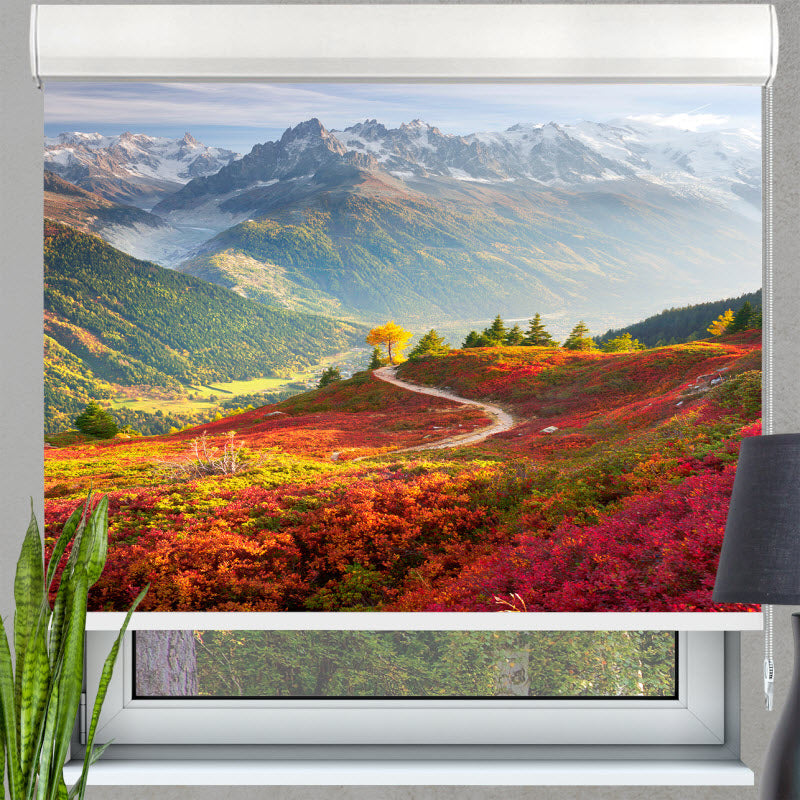 Kassettenrollo mit Motiv: Roter Herbst mit Alpenausblick