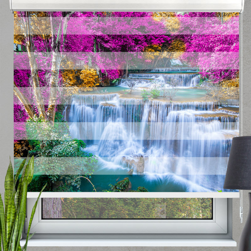 Doppelrollo mit Motiv: Wasserfall zwischen bunten Blumen