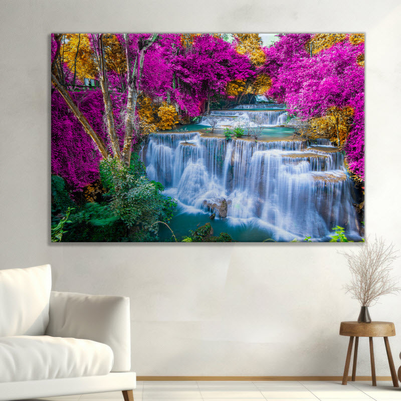 Leinwand mit Motiv: Wasserfall zwischen bunten Blumen