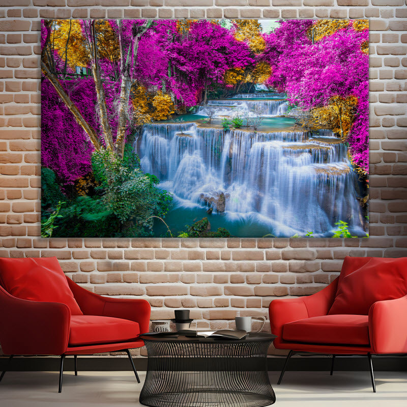 Leinwand mit Motiv: Wasserfall zwischen bunten Blumen